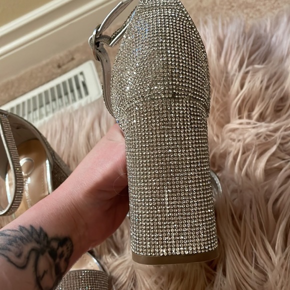 Heels Sparkles Rhinestones Size 6 Journee Collection - Picture 9 of 13